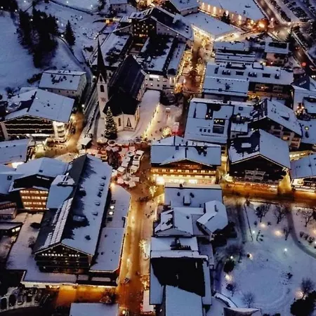 Haus Barrett By Monicare